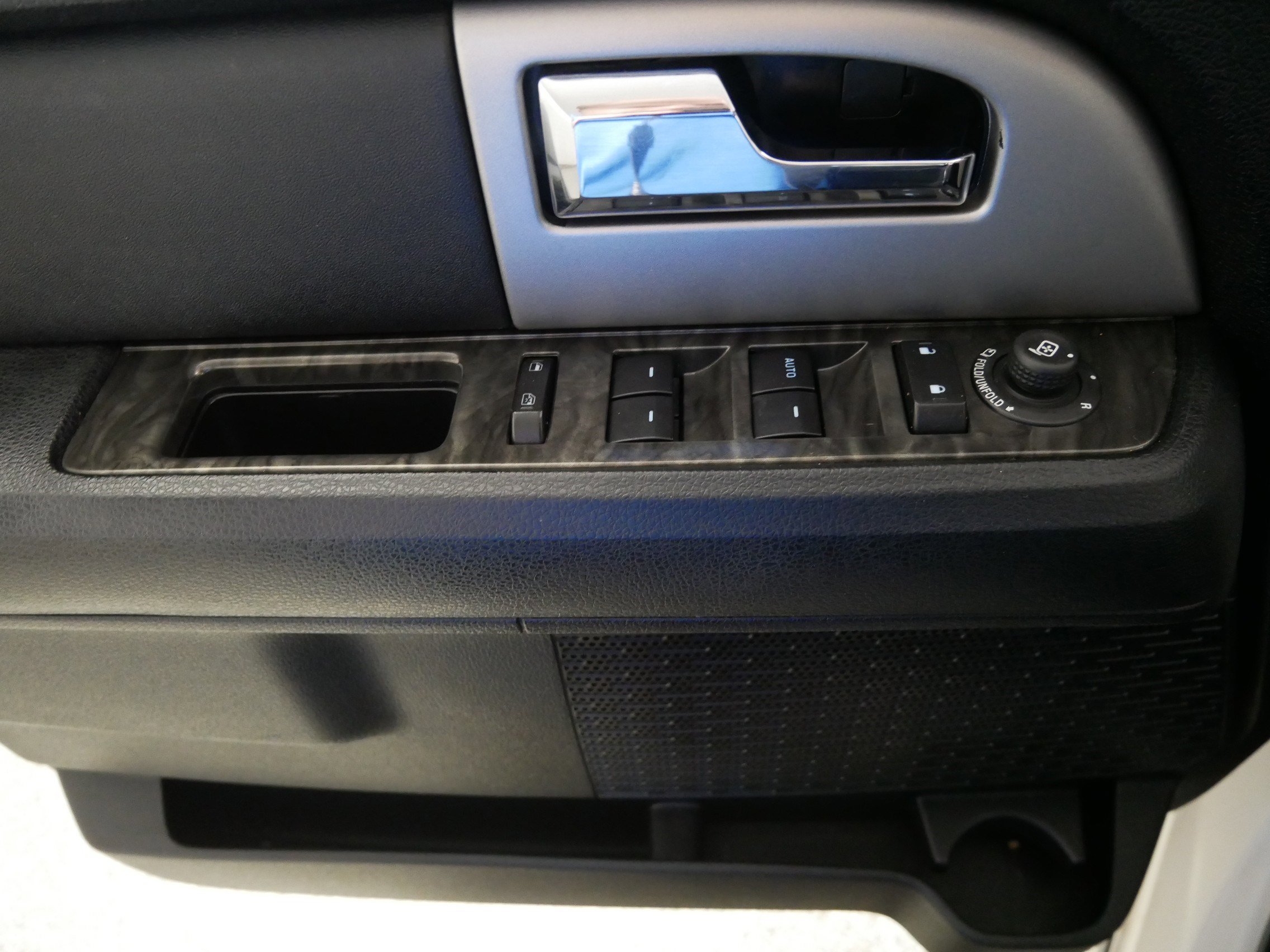 Used 2017 Ford Expedition EL Limited w/ Equipment Group 301A AWD/4WD image 19