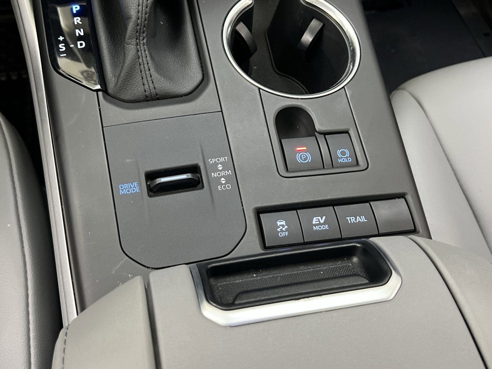 Used 2021 Toyota Highlander XLE image 32