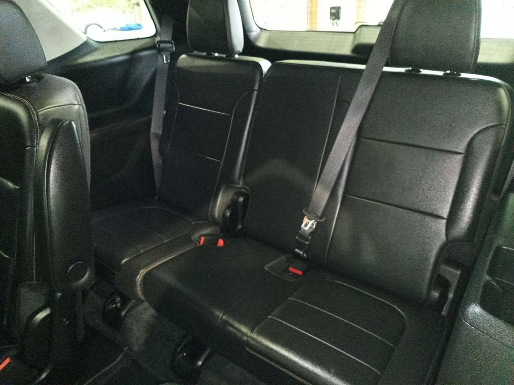 Used 2021 Chevrolet Traverse RS FWD image 27
