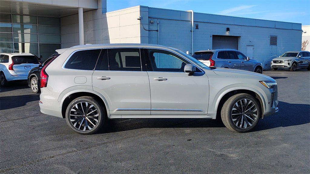 New 2026 Volvo XC90 B6 Ultra image 2