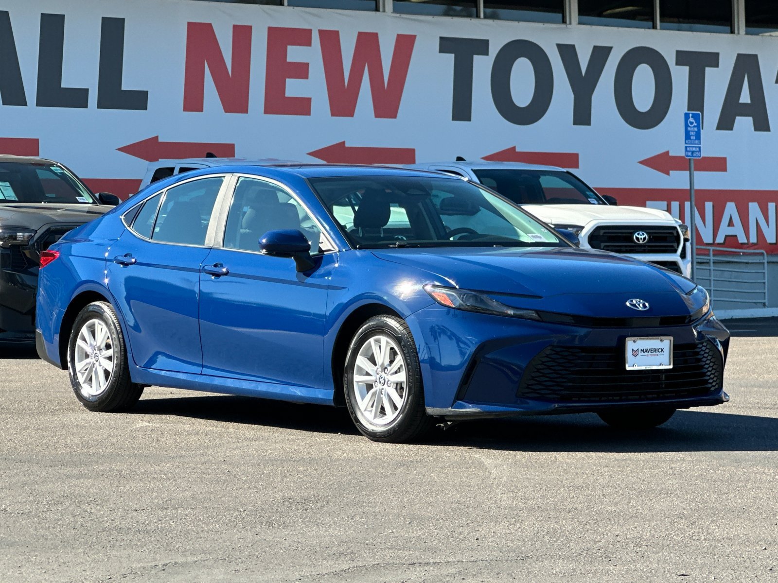 Used 2025 Toyota Camry LE FWD image 8