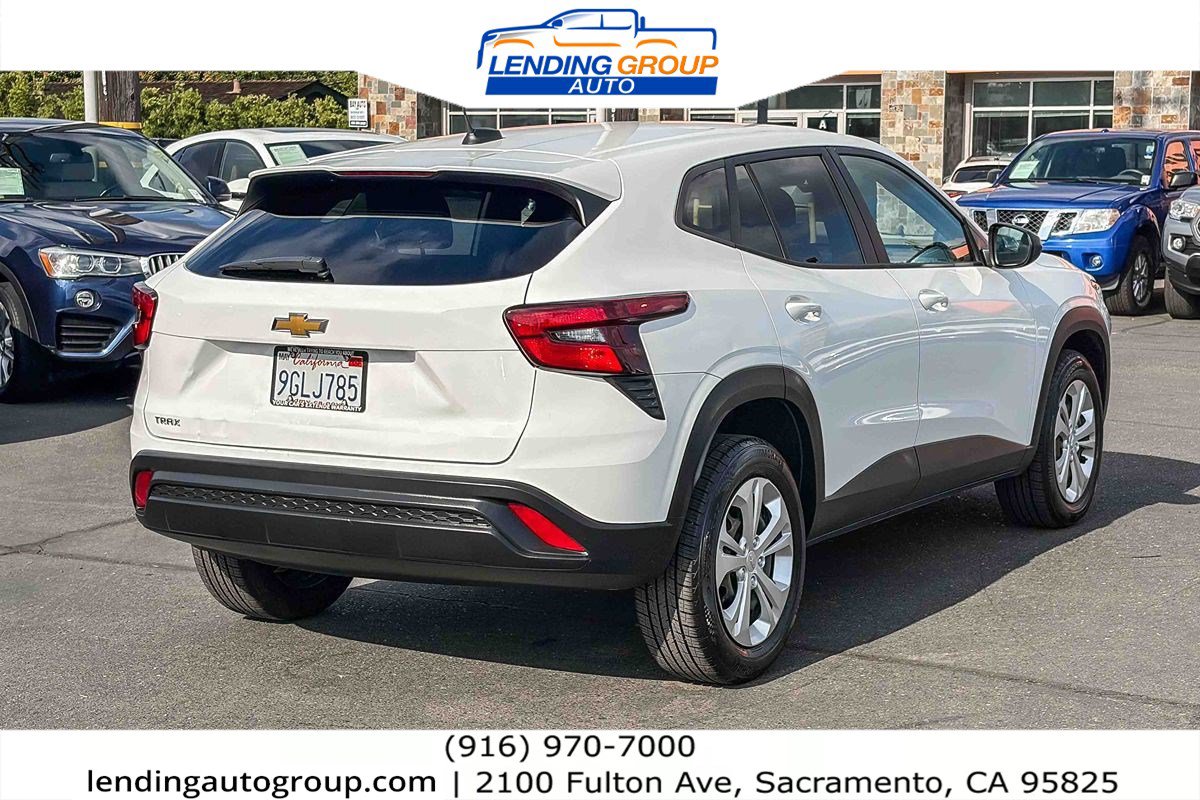 Used 2024 Chevrolet Trax LS FWD image 4