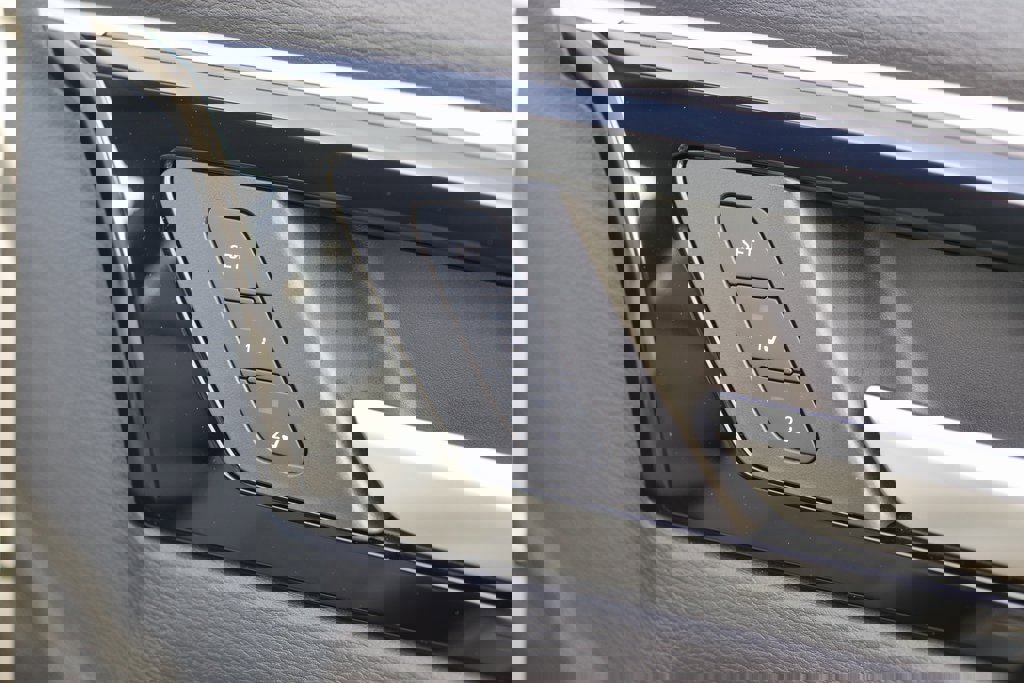 Used 2023 Mitsubishi Outlander SEL image 15