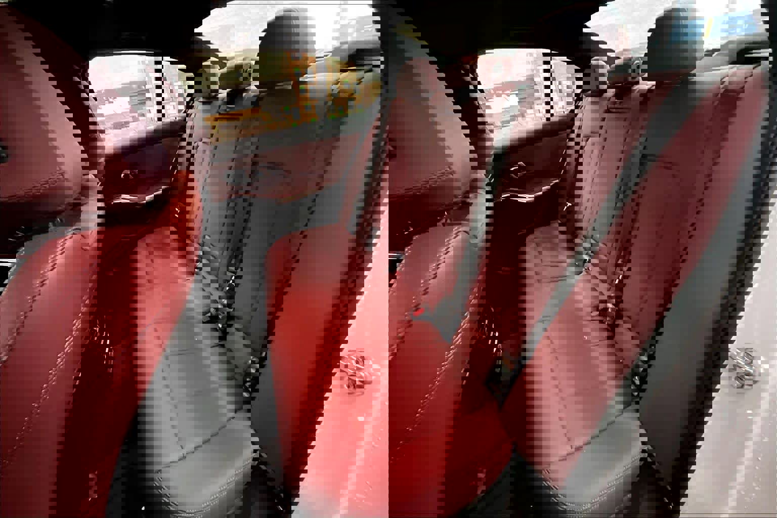 Used 2025 BMW 330i Sedan w/ Convenience Package image 29