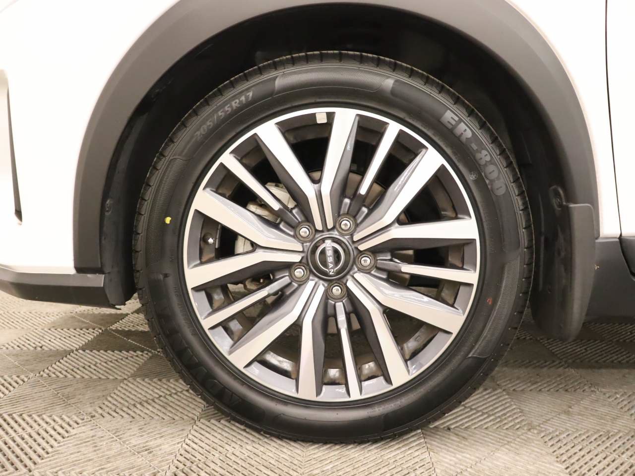 Used 2023 Nissan Kicks SV FWD image 6