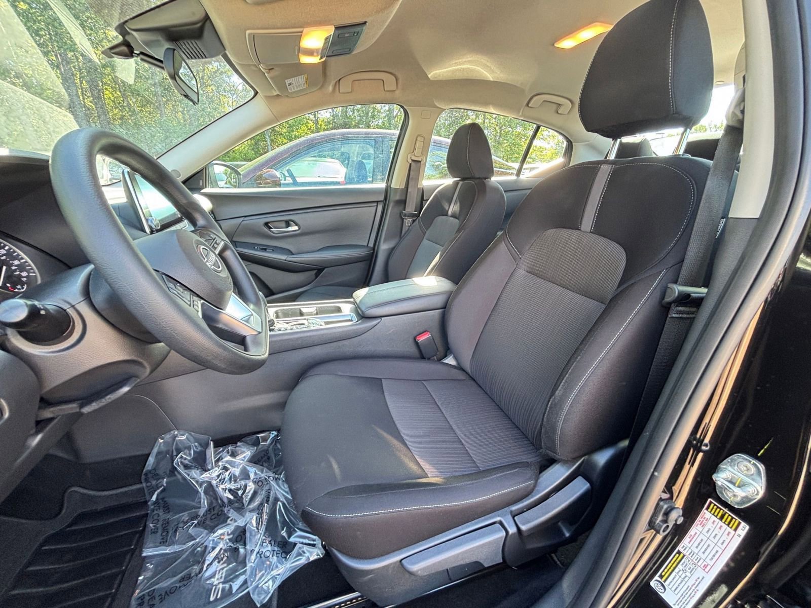 Used 2025 Nissan Sentra SV image 36