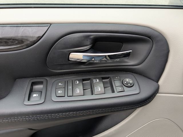 Used 2016 Dodge Grand Caravan SE w/ Quick Order Package 29E SE FWD image 19