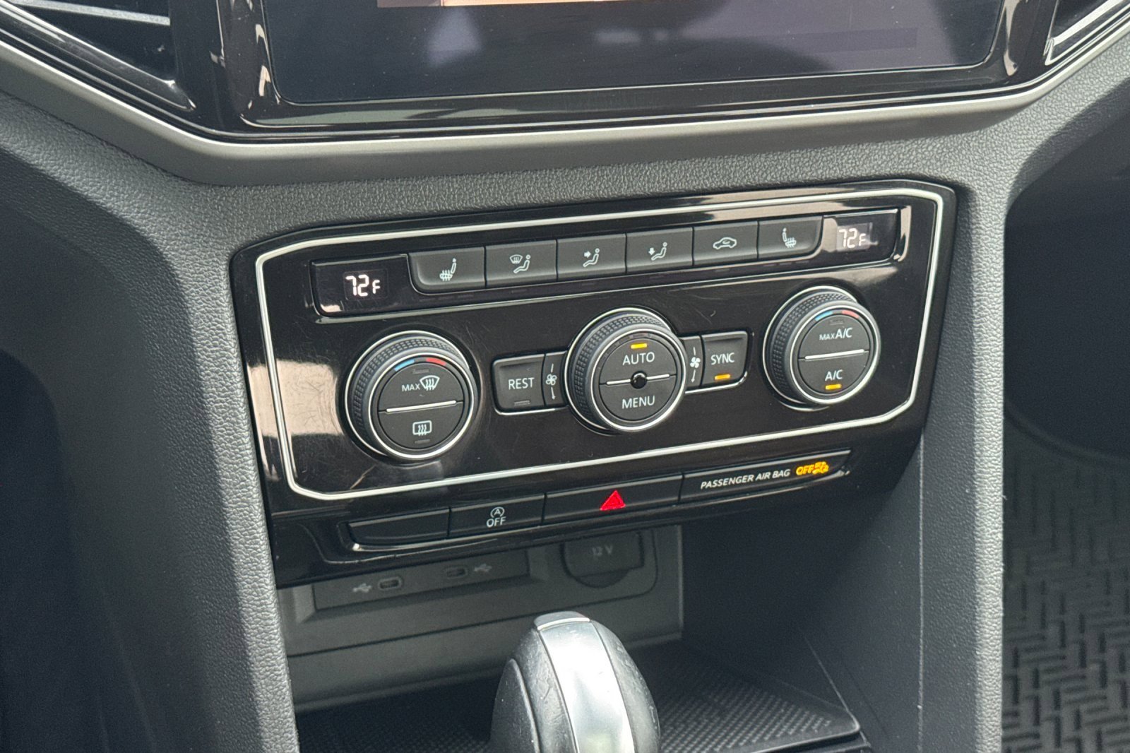 Used 2022 Volkswagen Atlas SEL Premium image 24