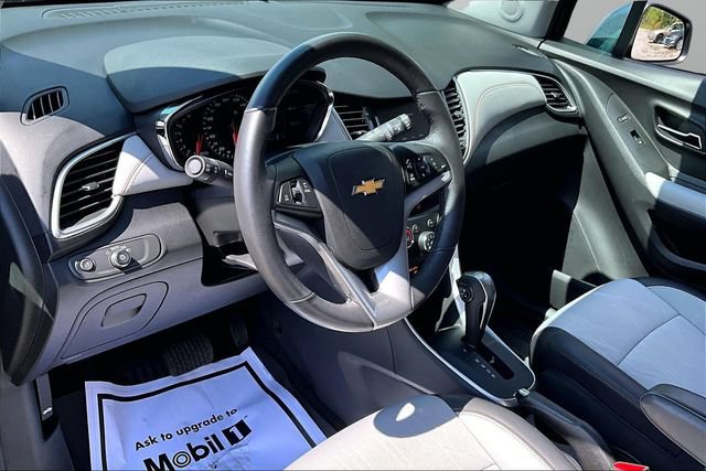 Used 2022 Chevrolet Trax LT w/ LT Convenience Package AWD/4WD image 14