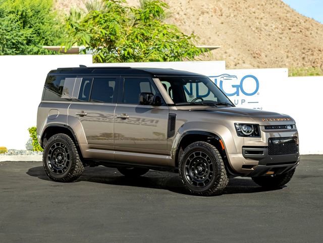 Used 2025 Land Rover Defender 110 AWD/4WD image 4