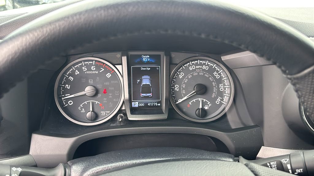 Used 2022 Toyota Tacoma TRD Sport image 16