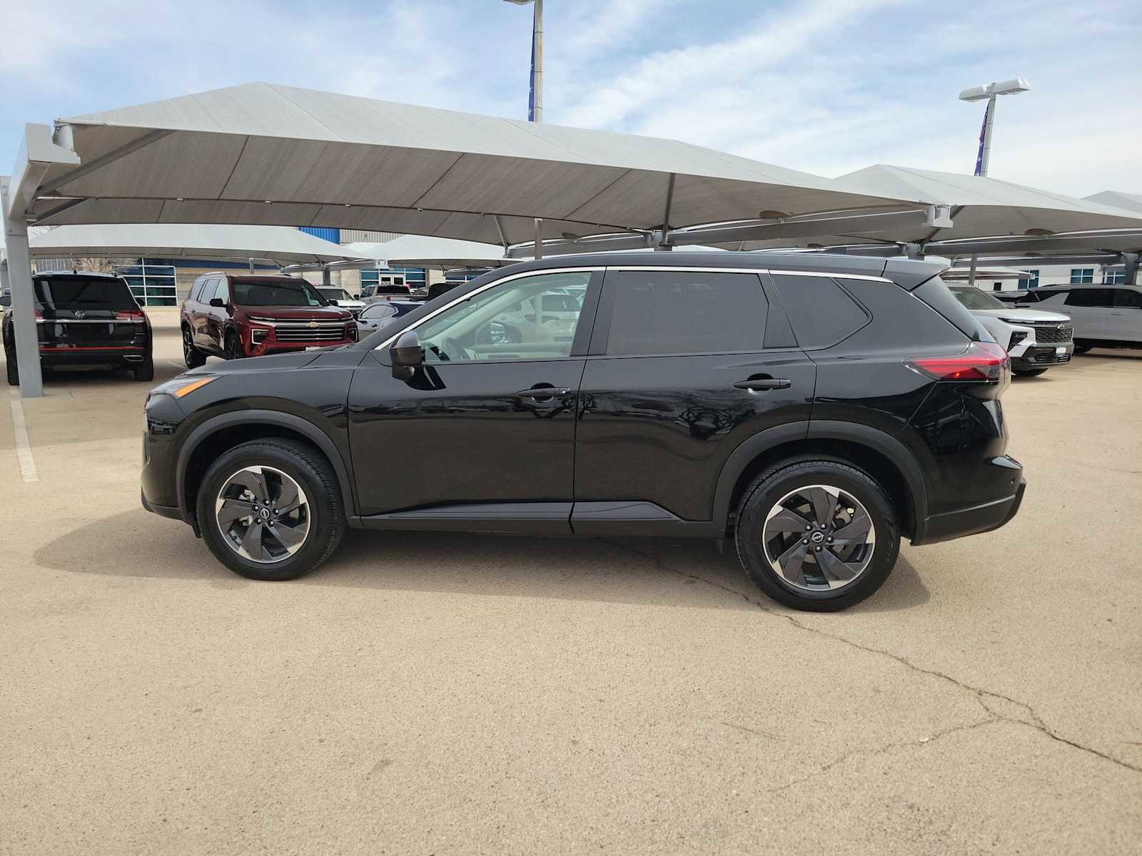 Used 2024 Nissan Rogue SV image 5