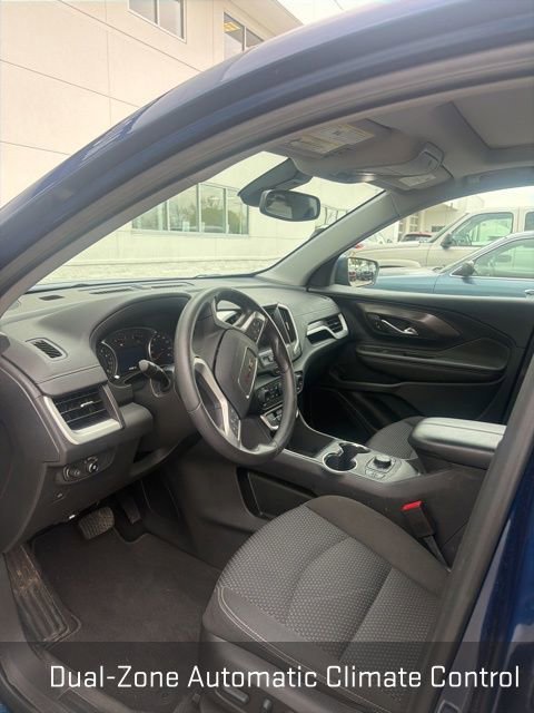 Used 2023 GMC Terrain SLE w/ Driver Convenience Package image 10
