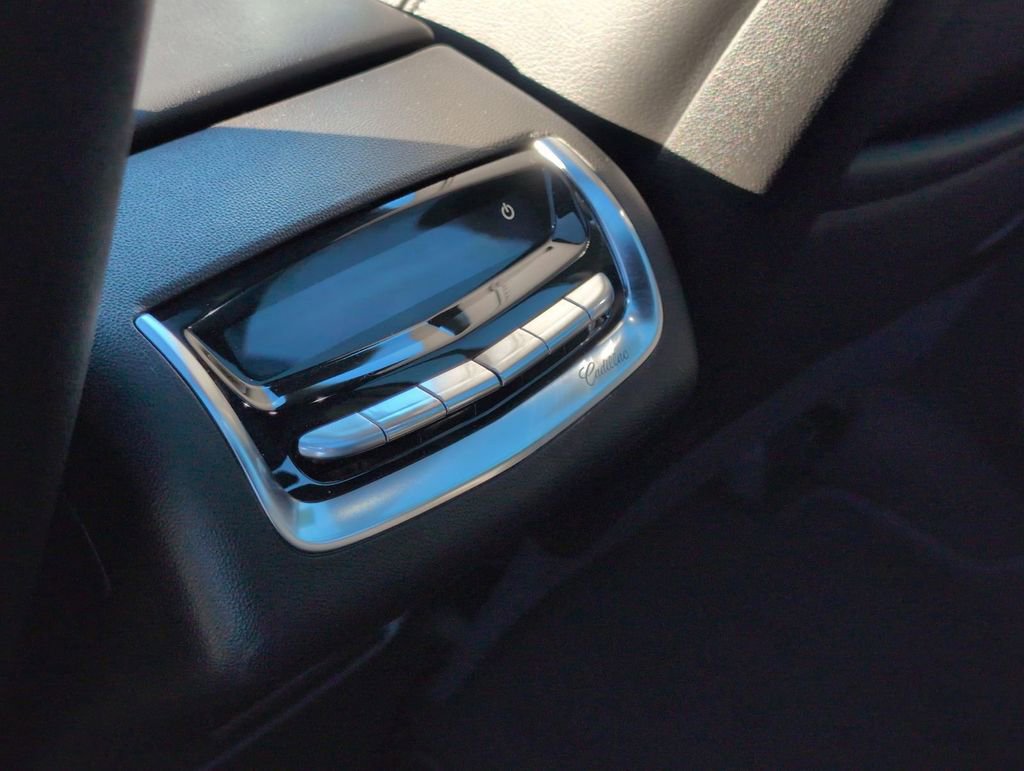 Certified 2023 Cadillac XT6 Luxury image 26