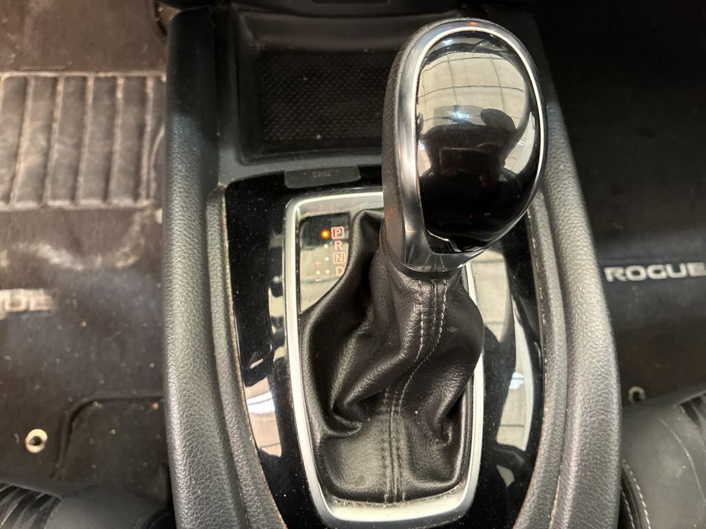 Used 2018 Nissan Rogue SV AWD/4WD image 21
