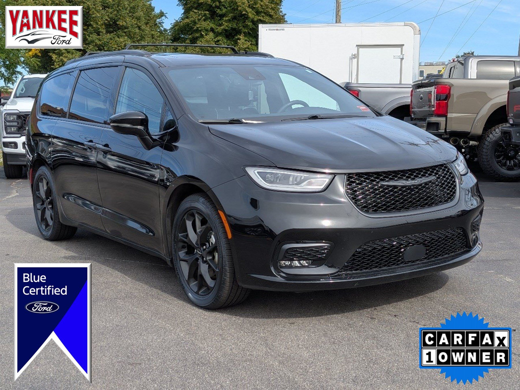 Used 2025 Chrysler Pacifica Limited