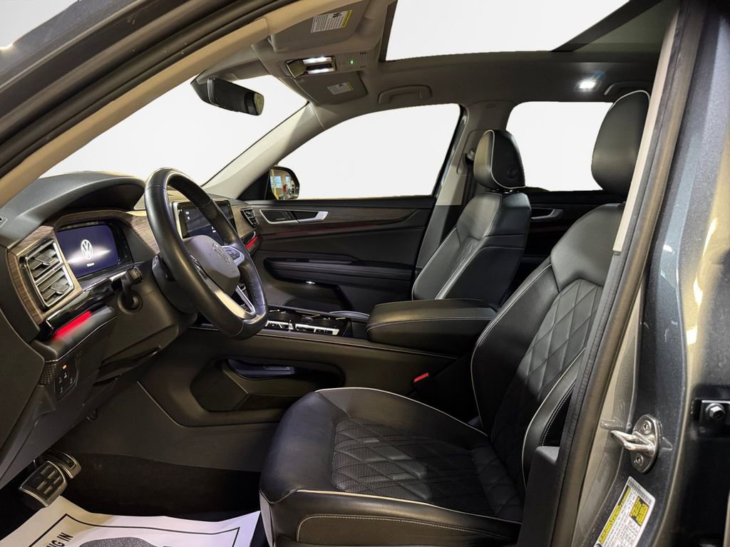 Used 2024 Volkswagen Atlas SEL Premium R-Line image 12
