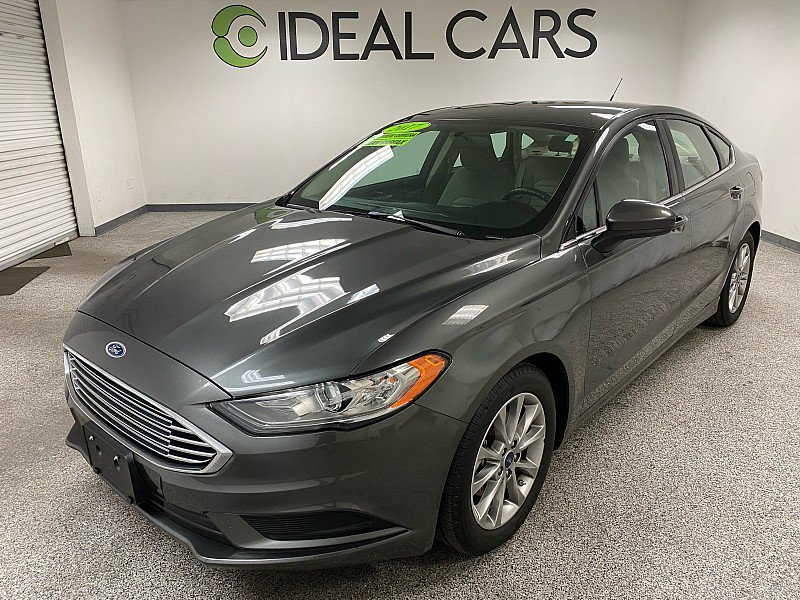 Used 2017 Ford Fusion SE w/ Fusion SE Technology Package image 1