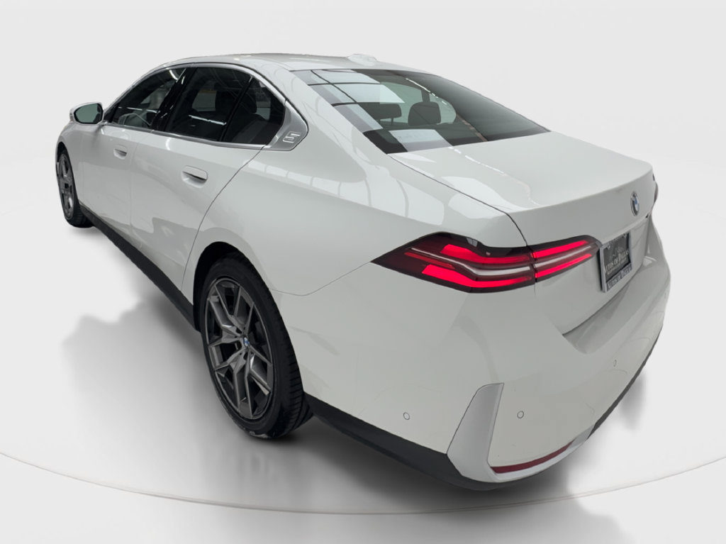 Used 2026 BMW 530i RWD image 10