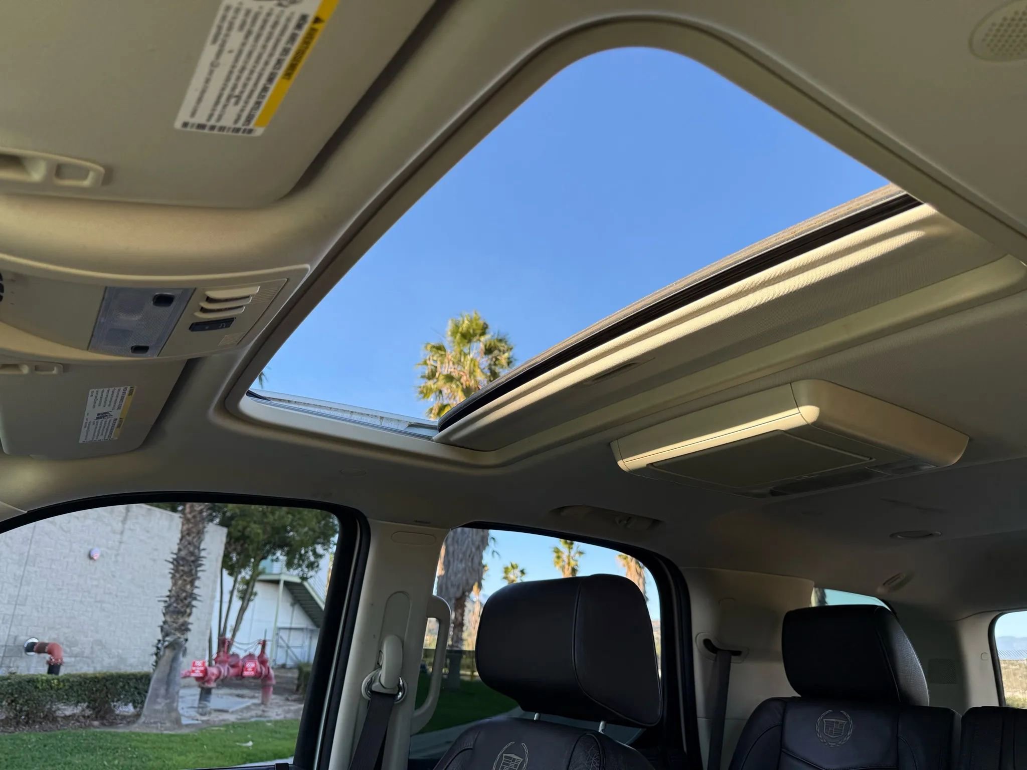 Used 2013 Cadillac Escalade Platinum image 17