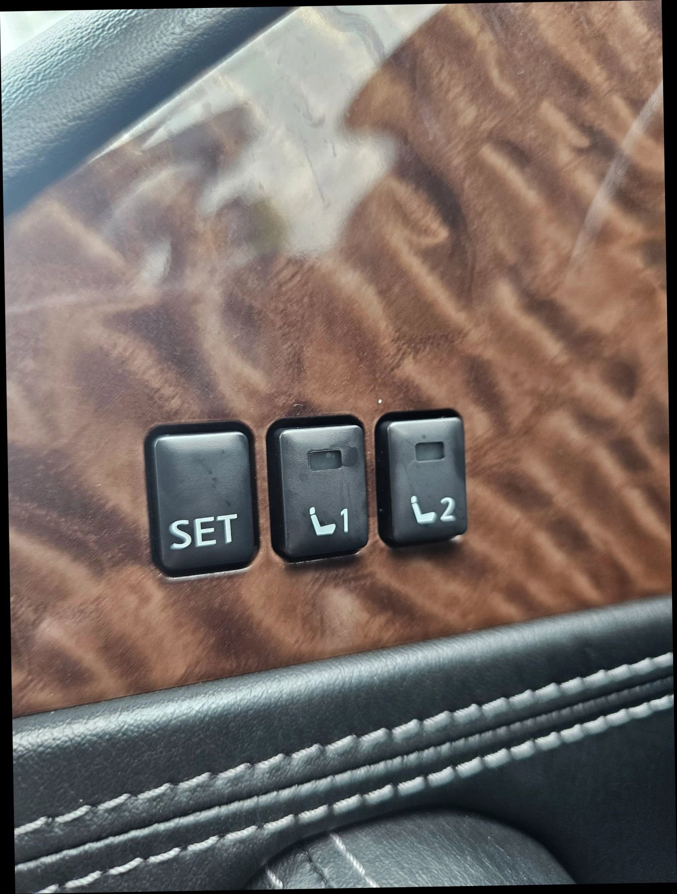 Used 2020 Nissan Armada SL w/ Premium Package image 23