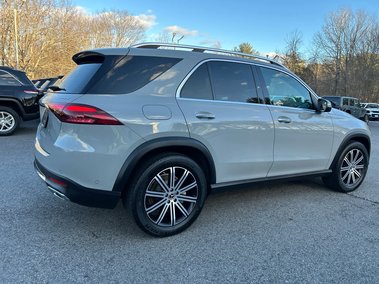 Used 2024 Mercedes-Benz GLE 350 4MATIC image 5