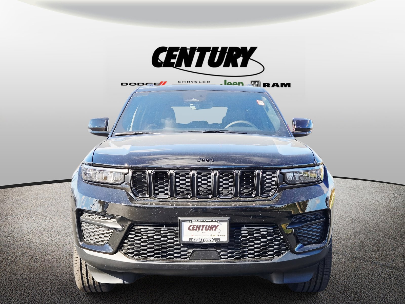 New 2025 Jeep Grand Cherokee Altitude image 8