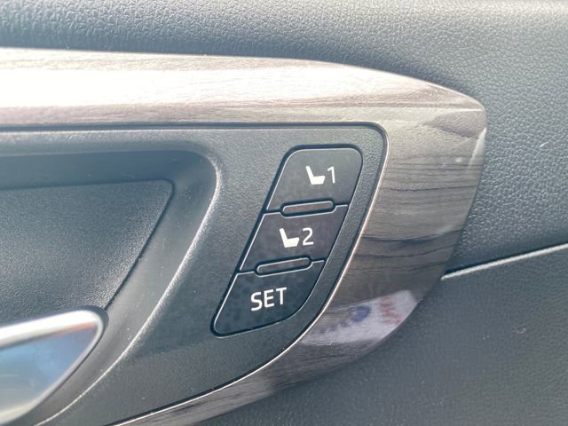 Used 2022 Toyota Highlander Limited image 28