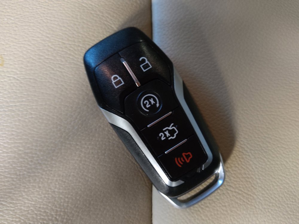 Used 2017 Ford Explorer XLT w/ Equipment Group 202A image 32