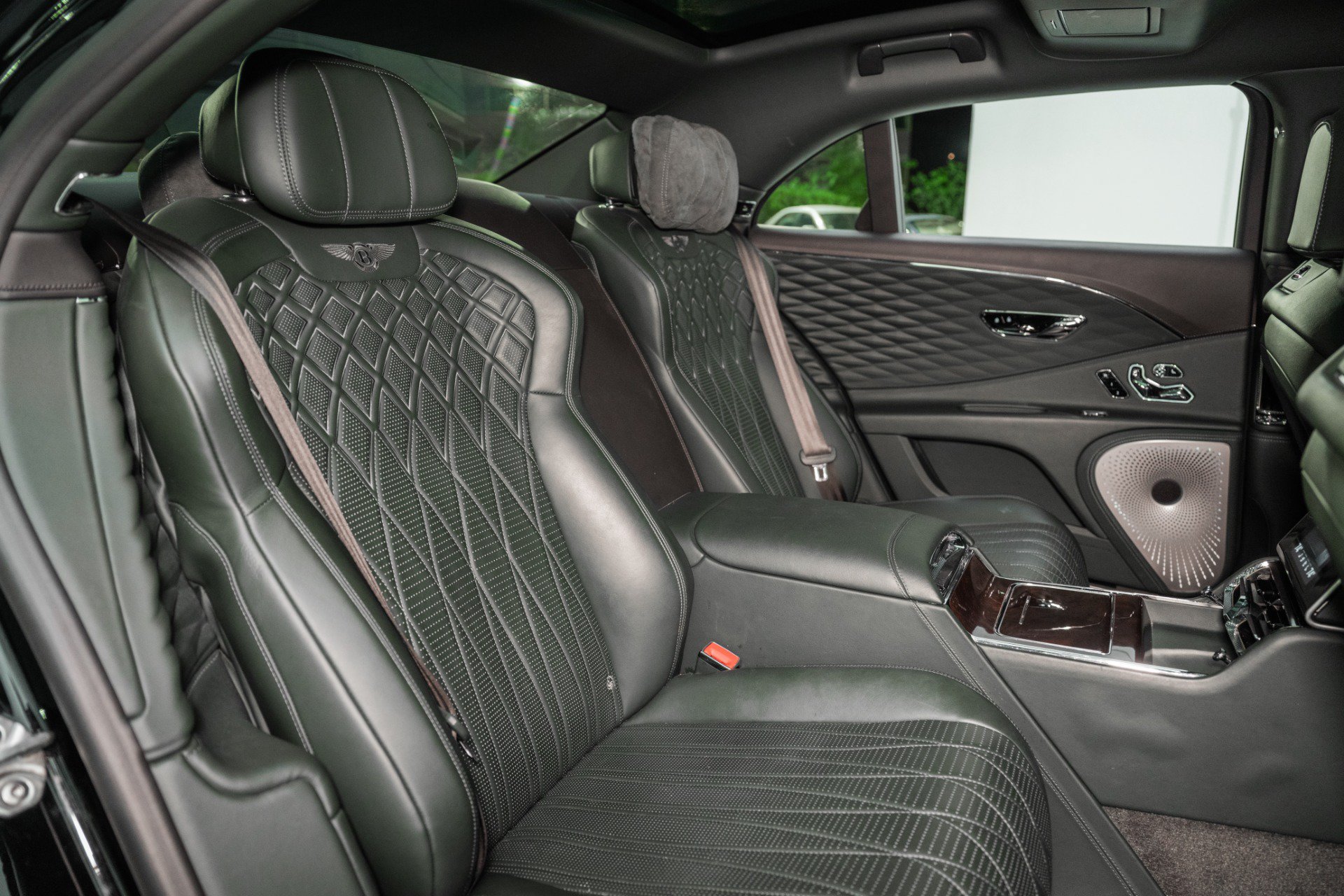 Certified 2022 Bentley Flying Spur V8 AWD/4WD image 27