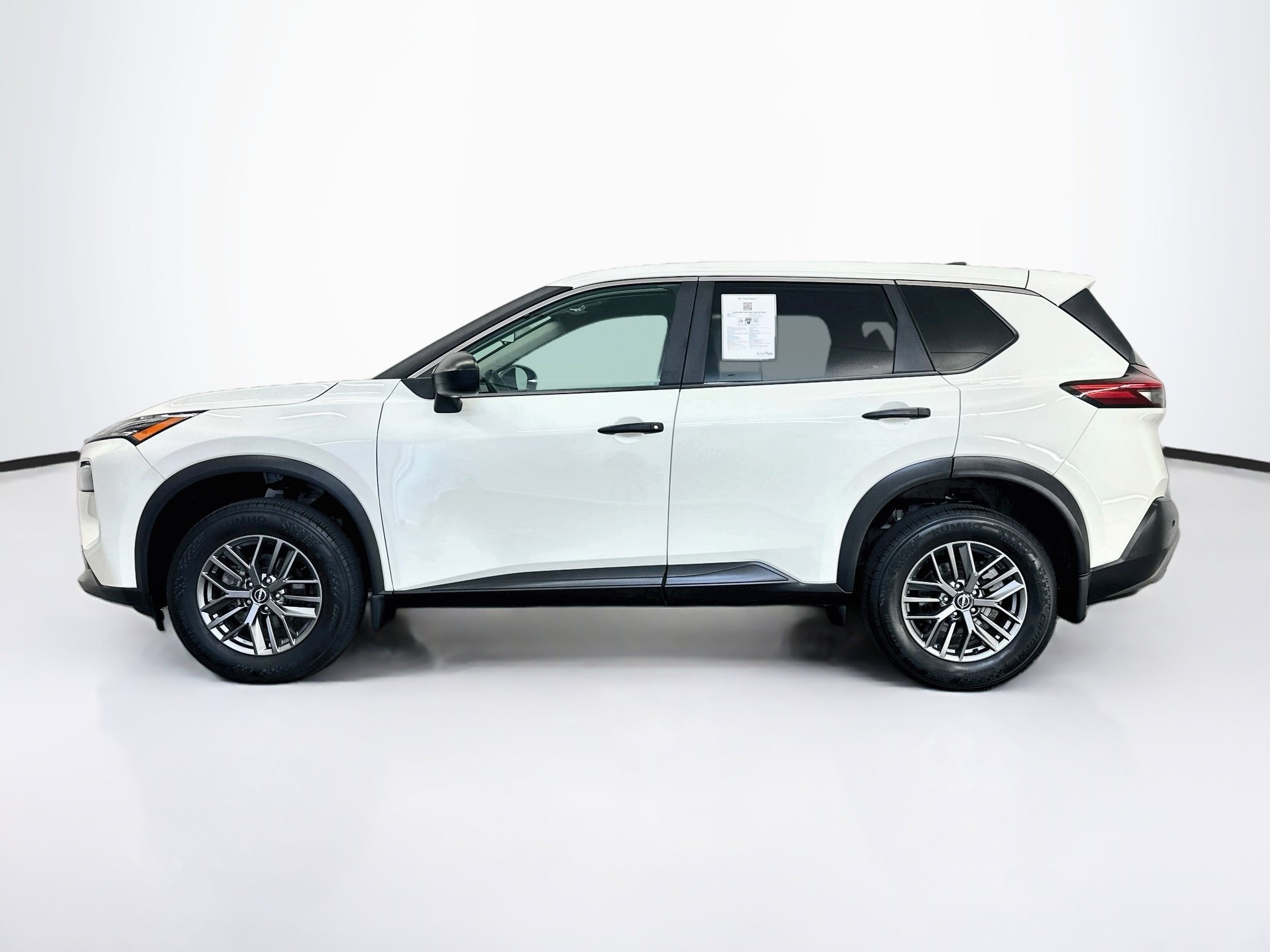 Used 2023 Nissan Rogue S AWD/4WD image 4