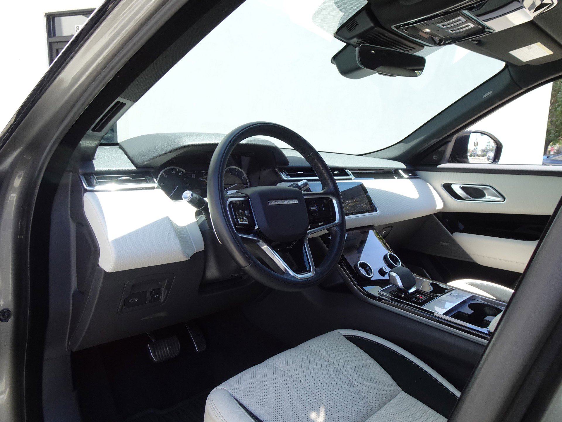 Used 2021 Land Rover Range Rover Velar R-Dynamic S AWD/4WD image 11