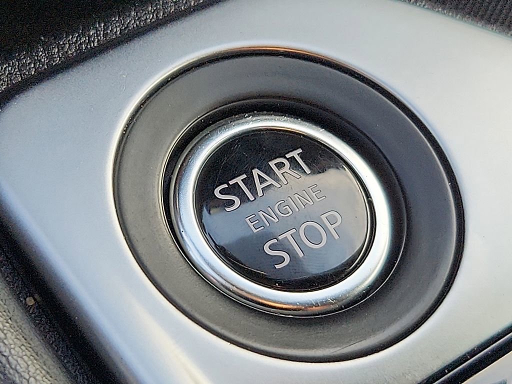 Certified 2022 Nissan Sentra SR w/ Midnight Edition image 26