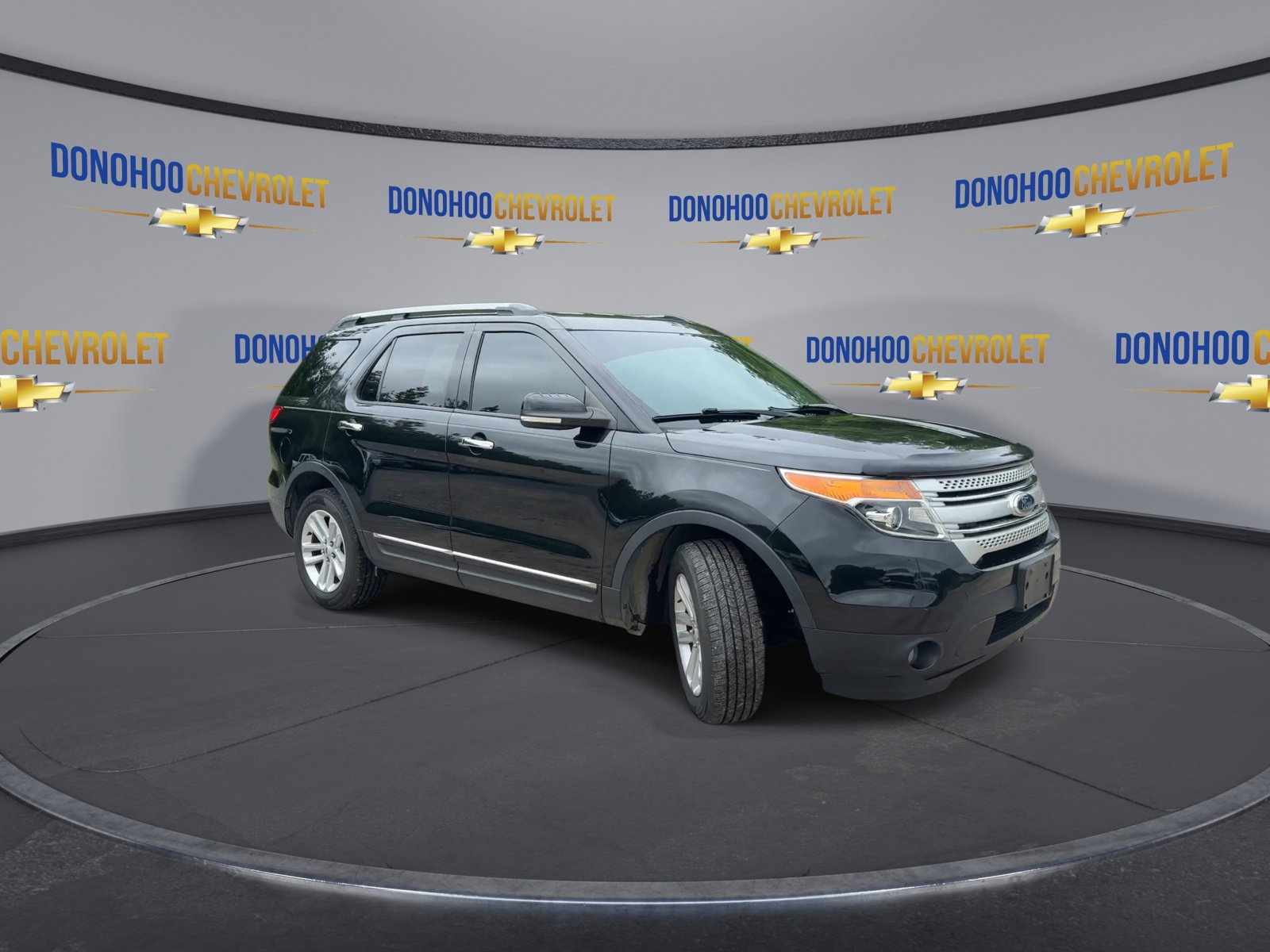Used 2015 Ford Explorer XLT w/ Equipment Group 202B FWD image 5