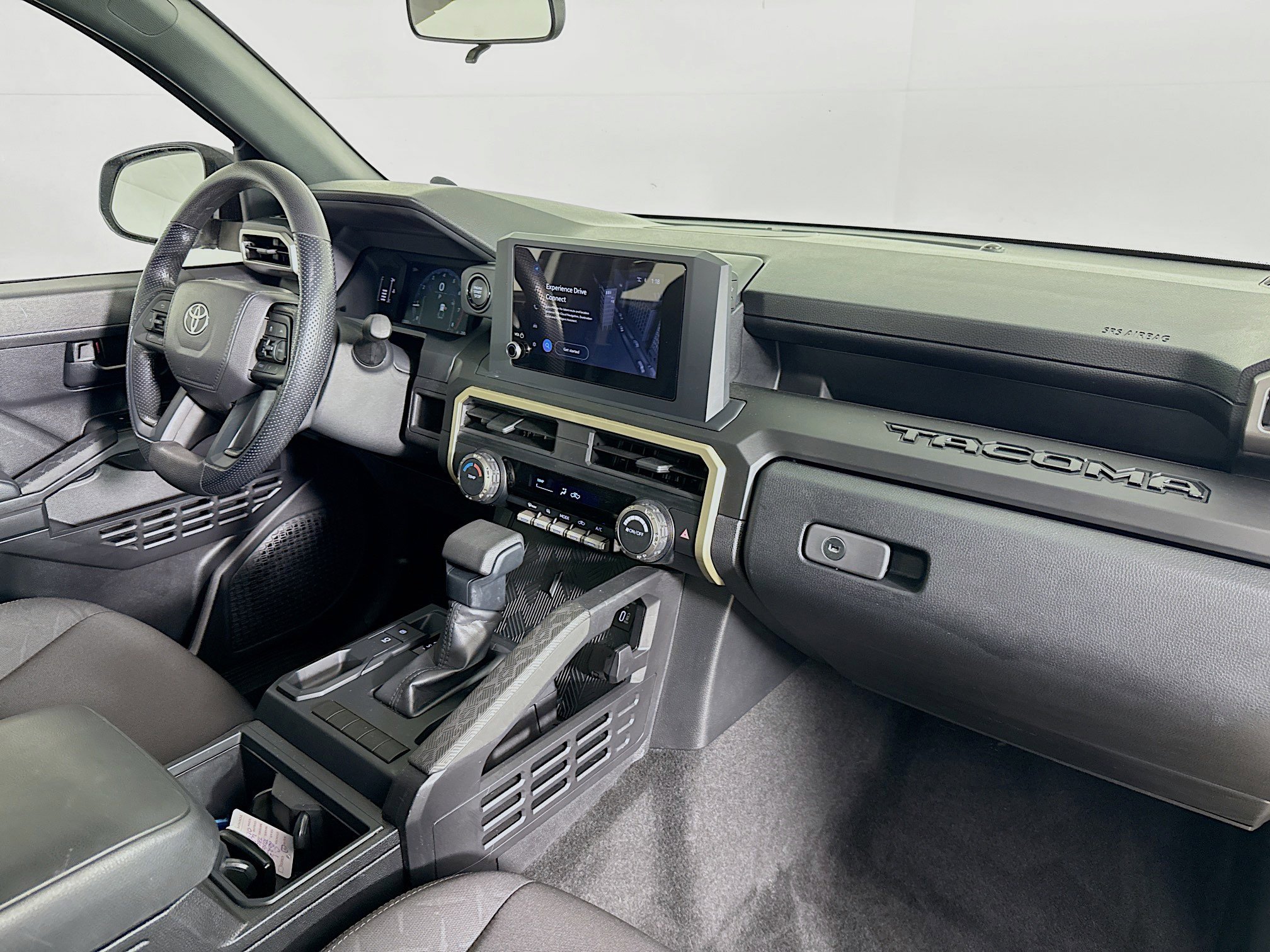 Used 2025 Toyota Tacoma SR image 35