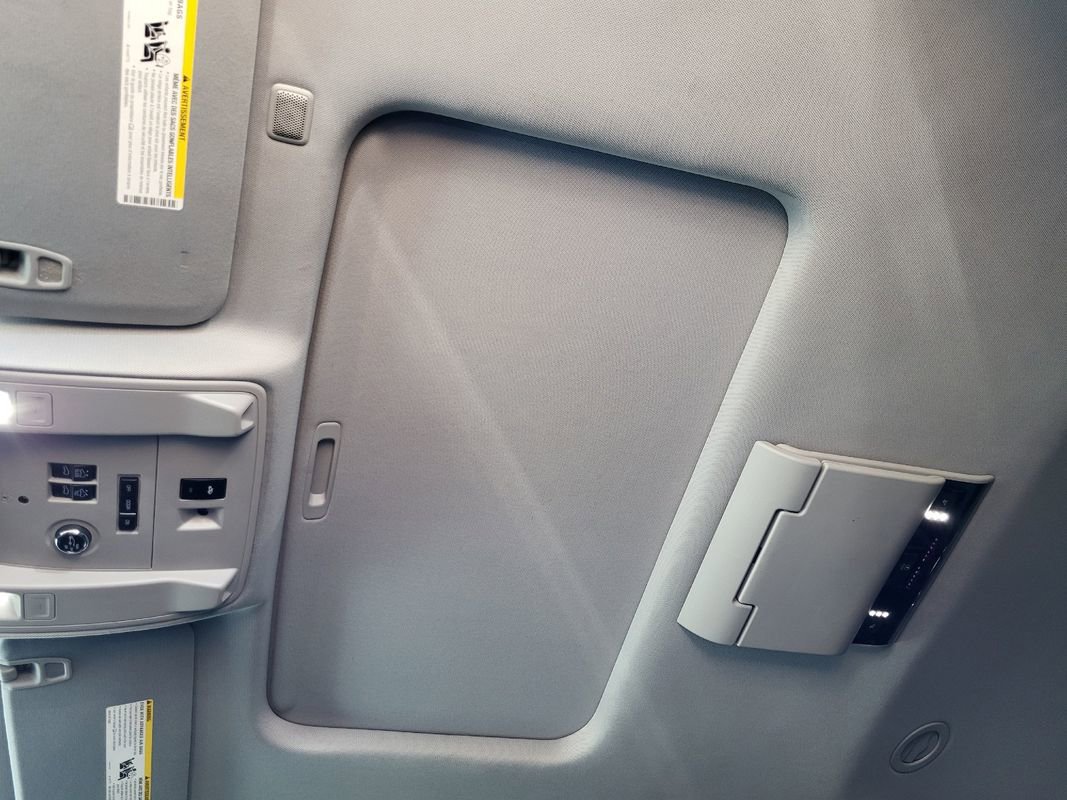 Used 2016 GMC Yukon XL Denali w/ Open Road Package image 37