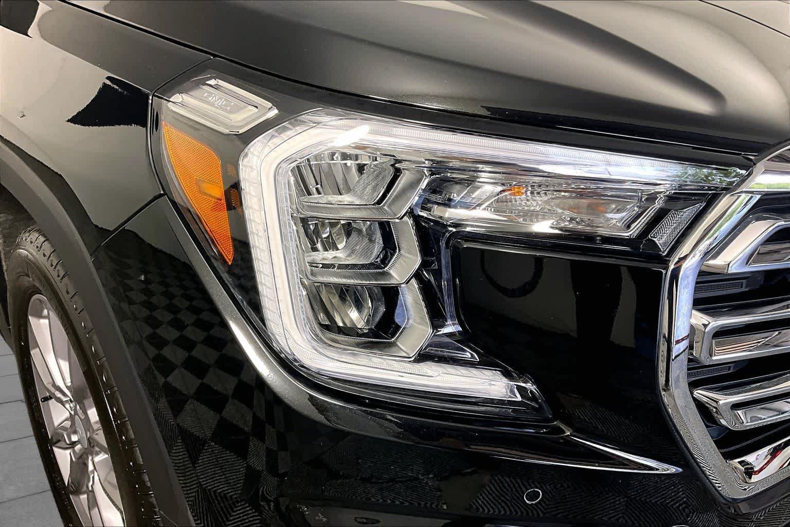 Certified 2024 GMC Terrain SLT w/ Infotainment Package II AWD/4WD image 26
