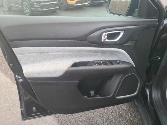Used 2022 Jeep Compass Latitude w/ Convenience Group image 9