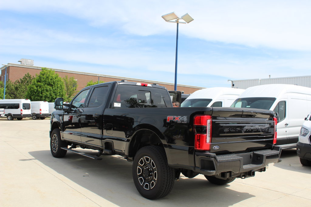 New 2026 Ford F350 Platinum w/ FX4 Off-Road Package AWD/4WD image 31