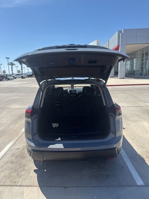 Used 2025 Nissan Rogue SV image 15