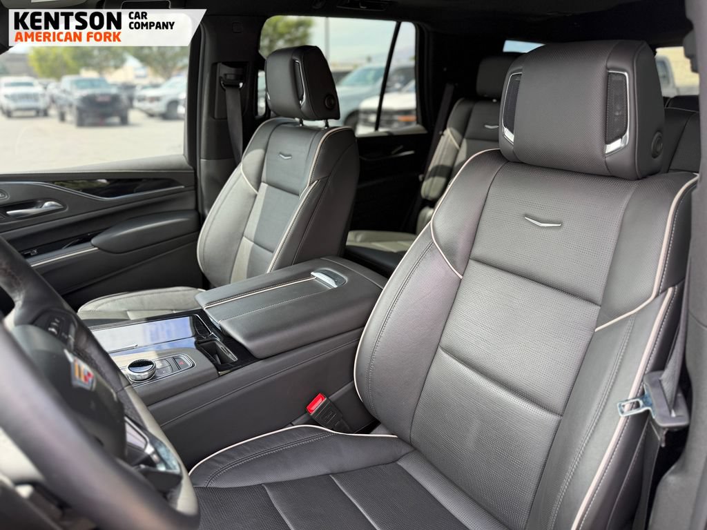 Used 2024 Cadillac Escalade Sport w/ LPO, Floor Liner Package AWD/4WD image 30