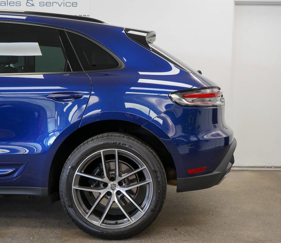 Used 2024 Porsche Macan image 11