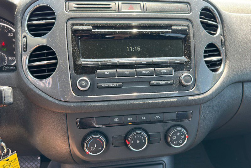 Used 2013 Volkswagen Tiguan S image 19