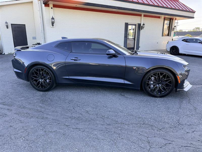 Used 2019 Chevrolet Camaro SS RWD image 4