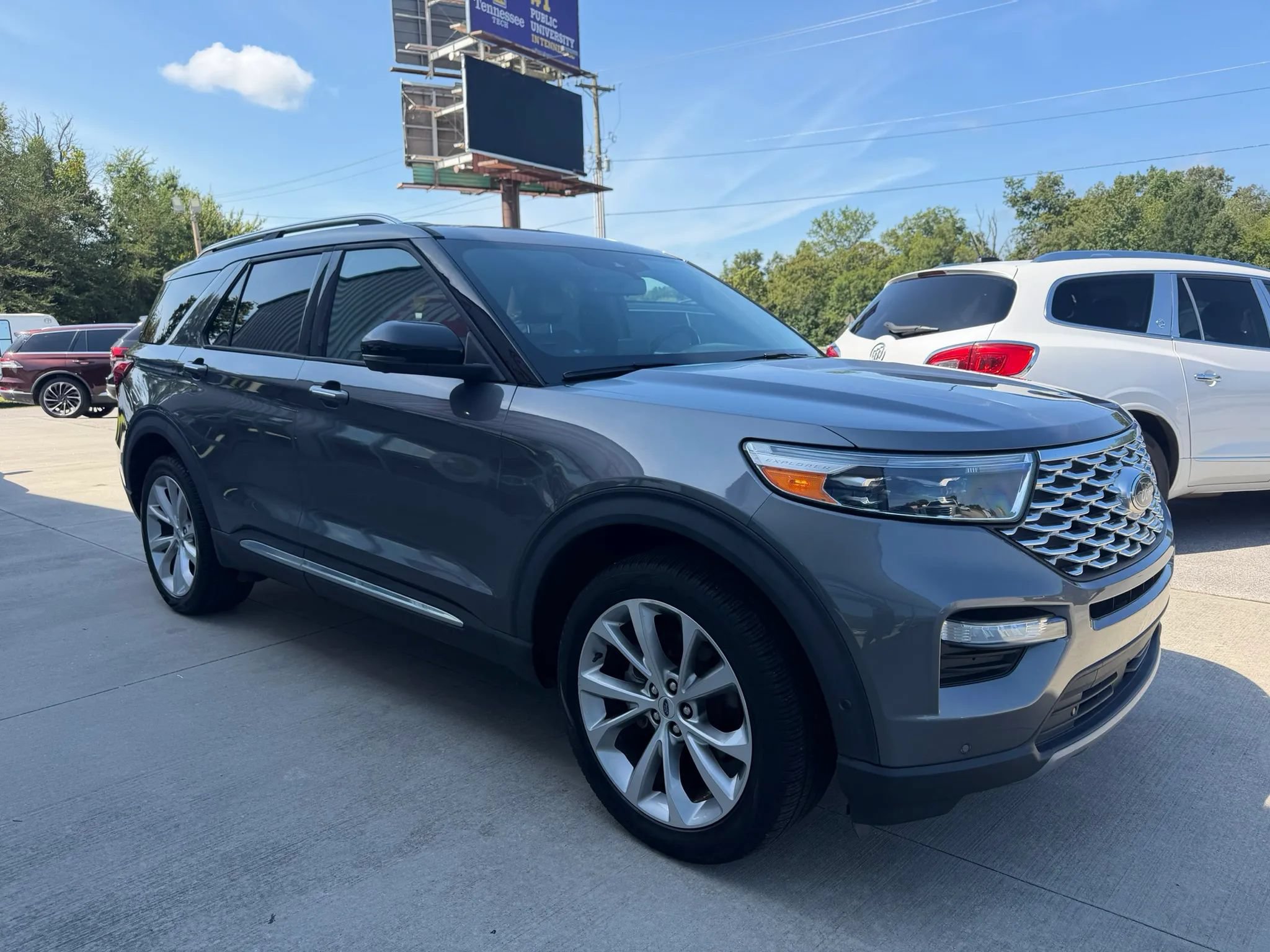Used 2021 Ford Explorer Platinum w/ Equipment Group 601A AWD/4WD image 25