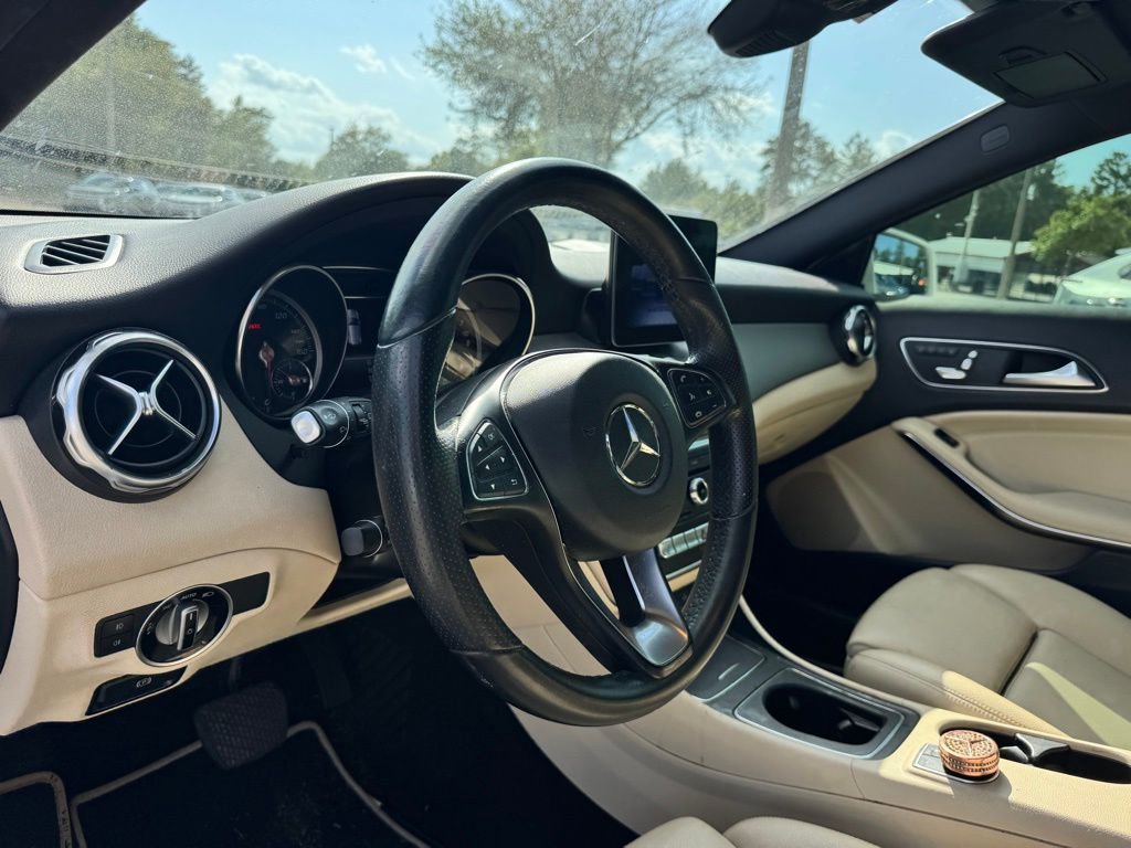 Used 2018 Mercedes-Benz GLA 250 image 11