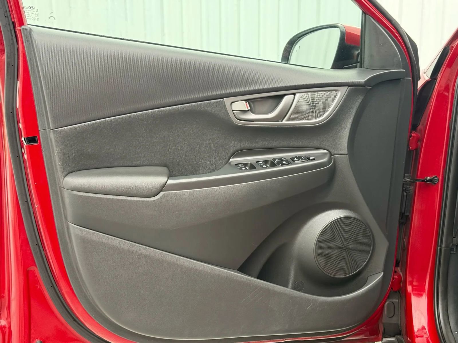 Used 2021 Hyundai Kona Limited w/ Cargo Package image 11