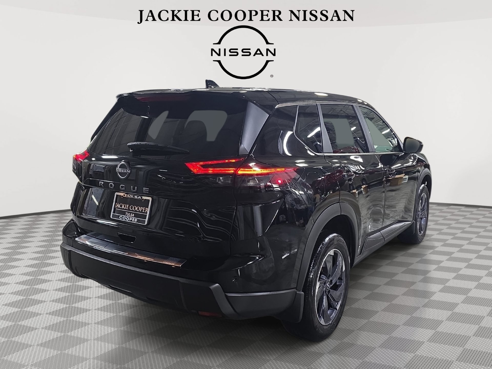 Certified 2026 Nissan Rogue SV FWD image 5