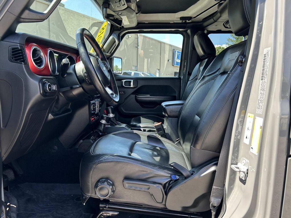 Used 2018 Jeep Wrangler Unlimited Rubicon w/ Dual Top Group AWD/4WD image 14