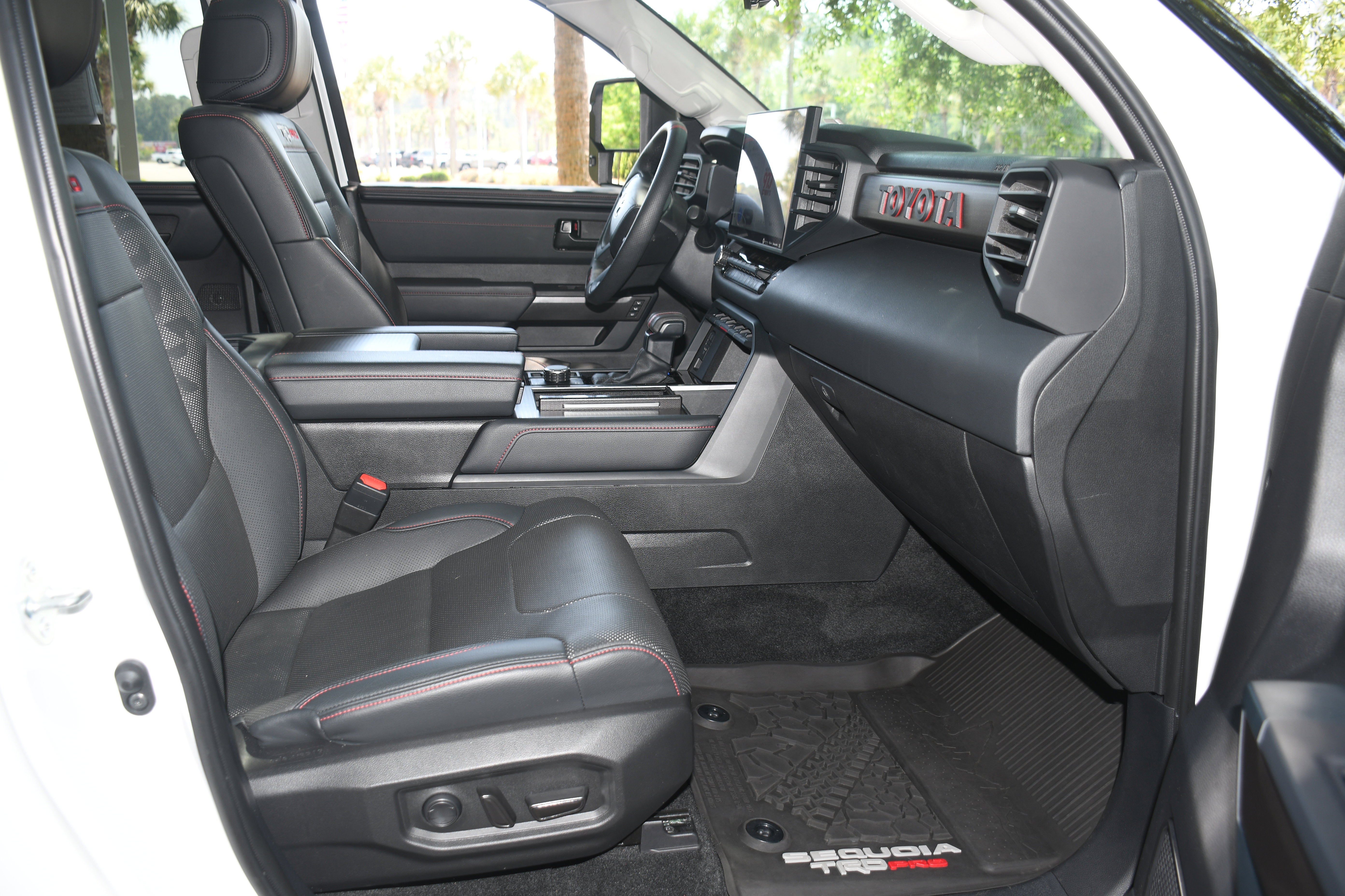 Used 2023 Toyota Sequoia TRD Pro AWD/4WD image 22